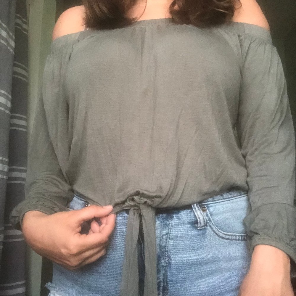 Active USA Off the Shoulder Blouse